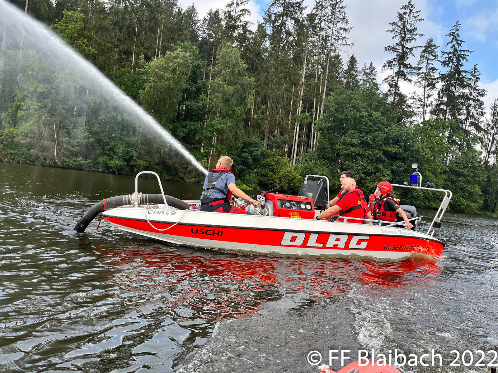 Feuerwehr und DLRG übten gemeinsam