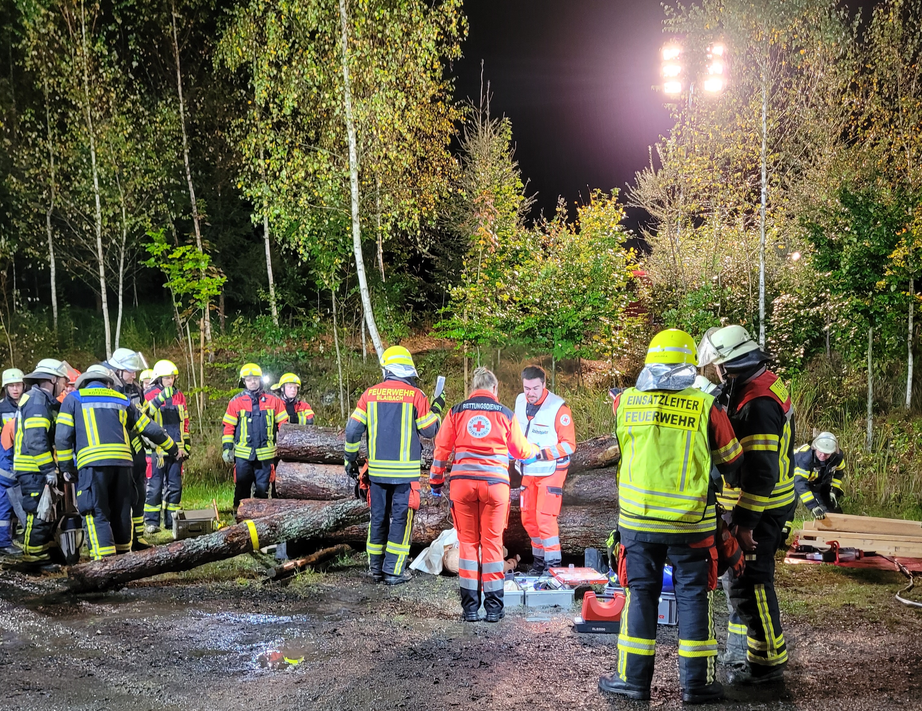 Feuerwehren und BRK übten gemeinsam