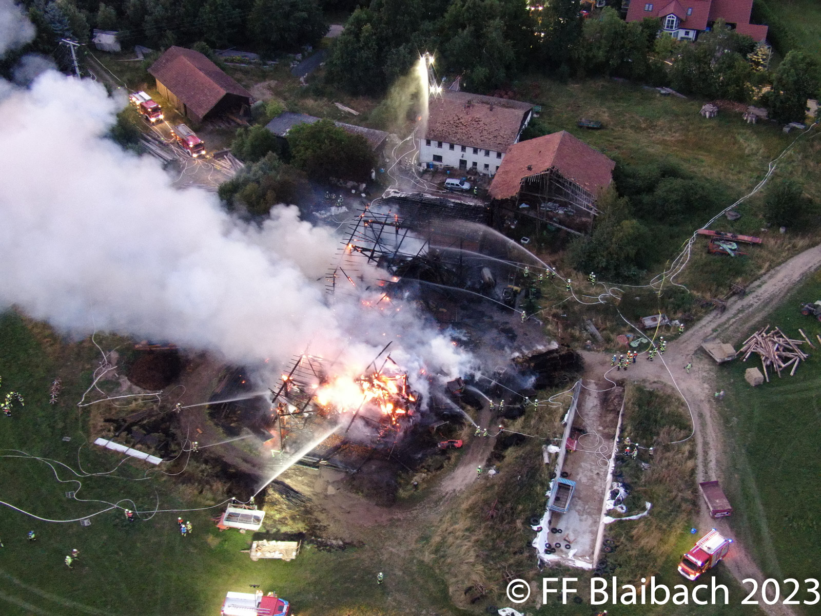 Drohne im Einsatz: Brand landw. Anwesen